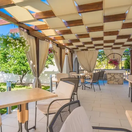 בית הארחה With A Parking Space Biograd Na Moru, Biograd - 16801